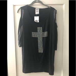 NWT cold shoulder w/ bedazzled cross shirt sz 3xl